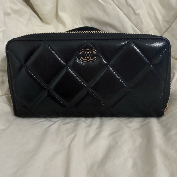 Chanel Black Quilted lambskin Leather Belt Bag - Picture 7 of 13